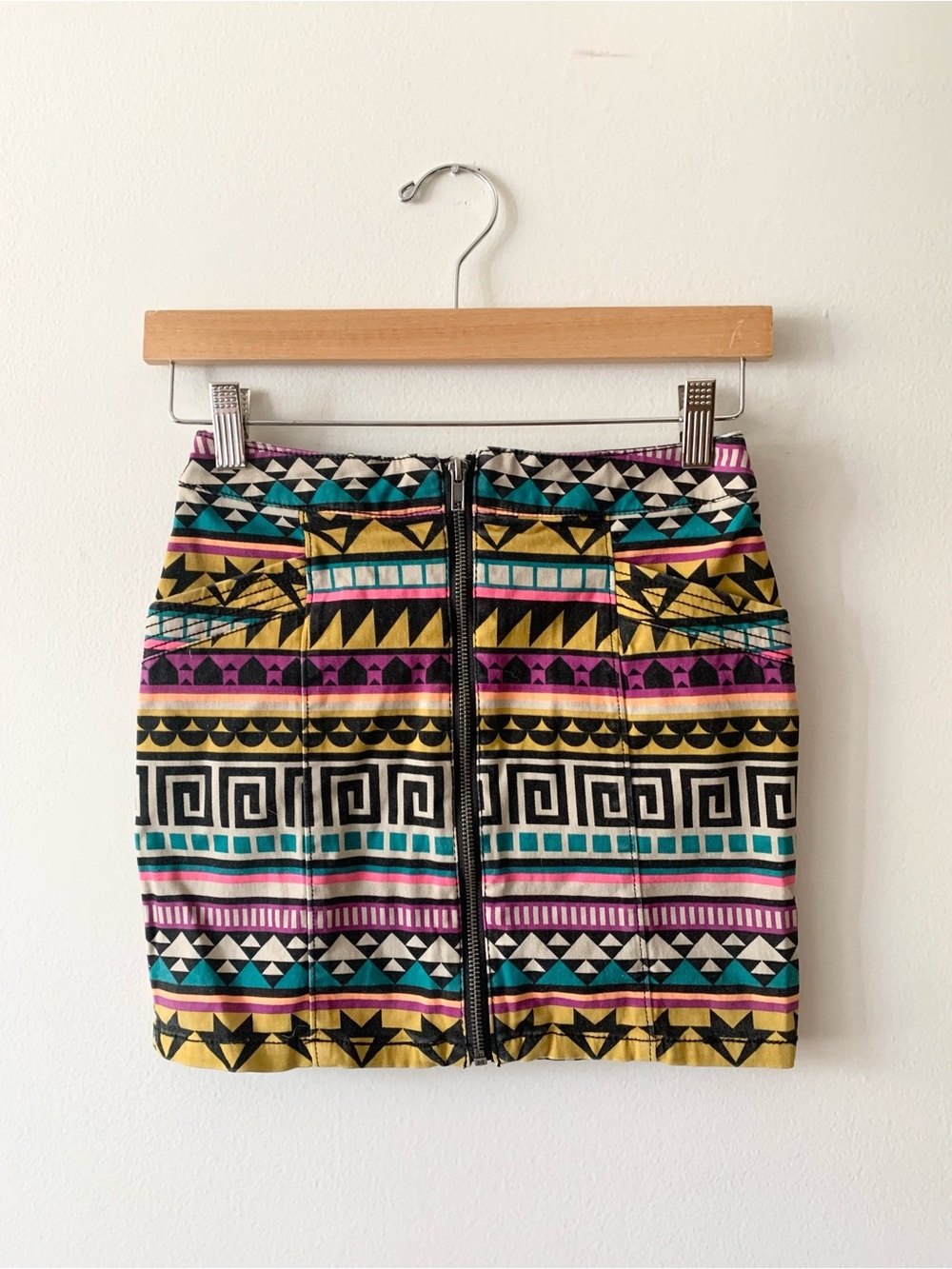 NEW H&M Geometric Patterned Multicolor Mini Skirt with Front Zip